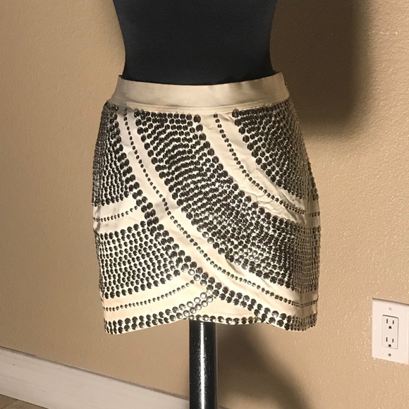 White mini skirt silver stud sequins (used) - Picture 3 of 4